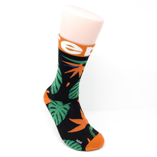 Featuring a stunning and colourful design inspired by the tropical bird of paradise flower, these socks are a perfect addition to any wardrobe.